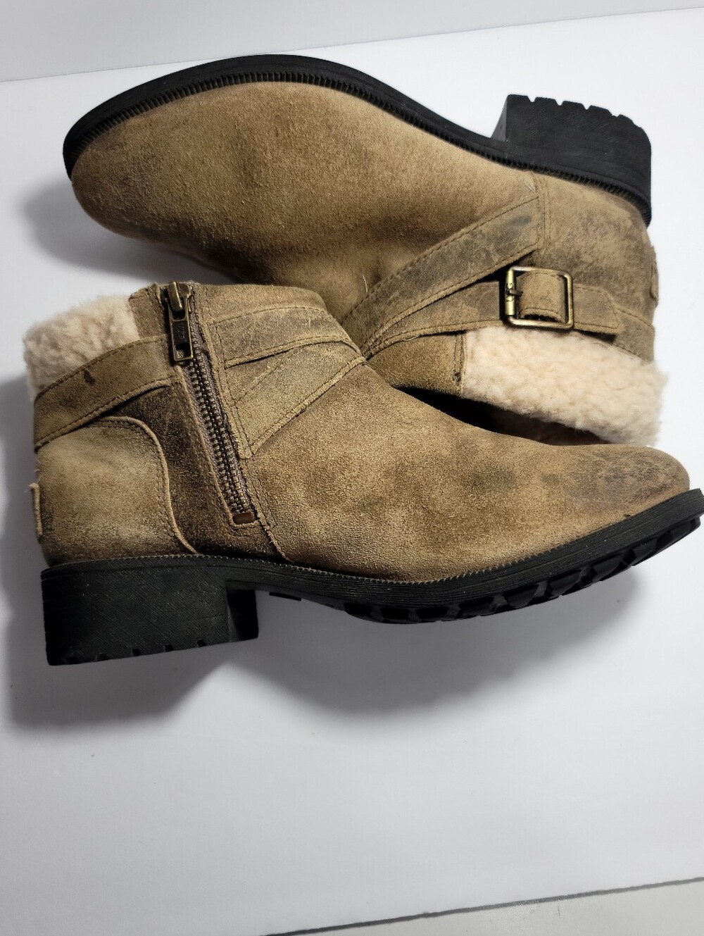 UGG Benson Women's Tan Suede Shearling-Lined Ankle Booties with Buckle Size 7